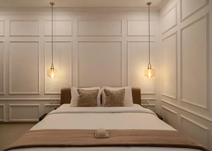 Riviera Boutique - Prime Location *