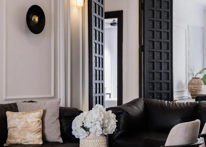 Riviera Boutique - Prime Location Hotel